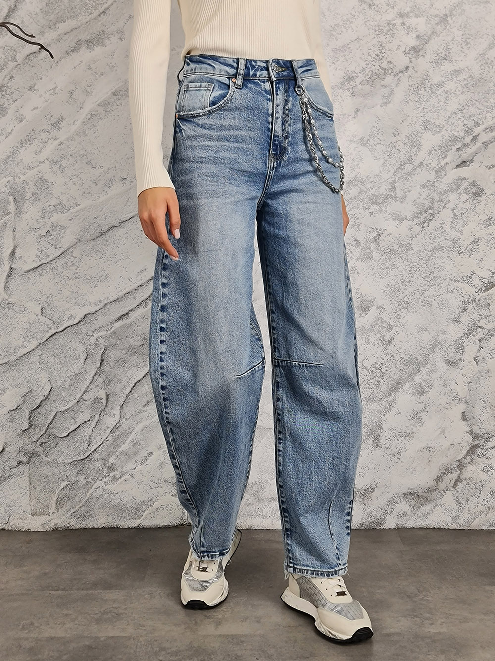 Джинсы Miss Bonbon с подвеской светло-синие, фотография №2