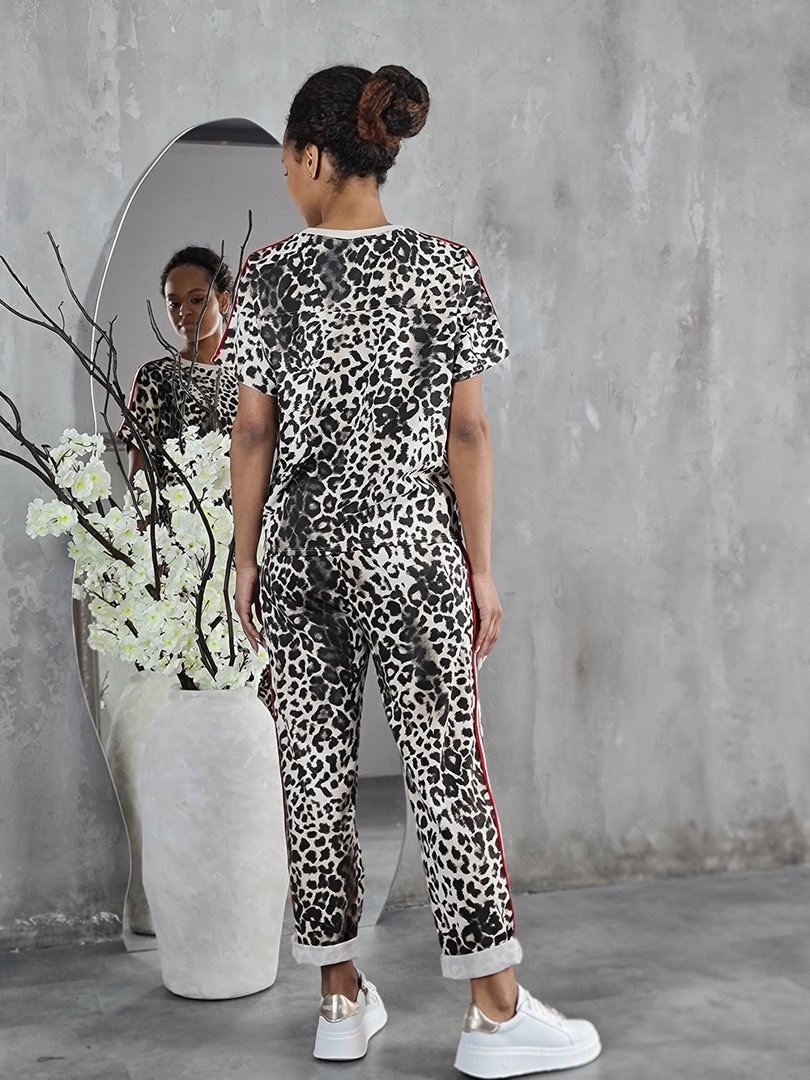 Костюм ONE LOVE футболка и брюки леопард кремовый, фотография №3