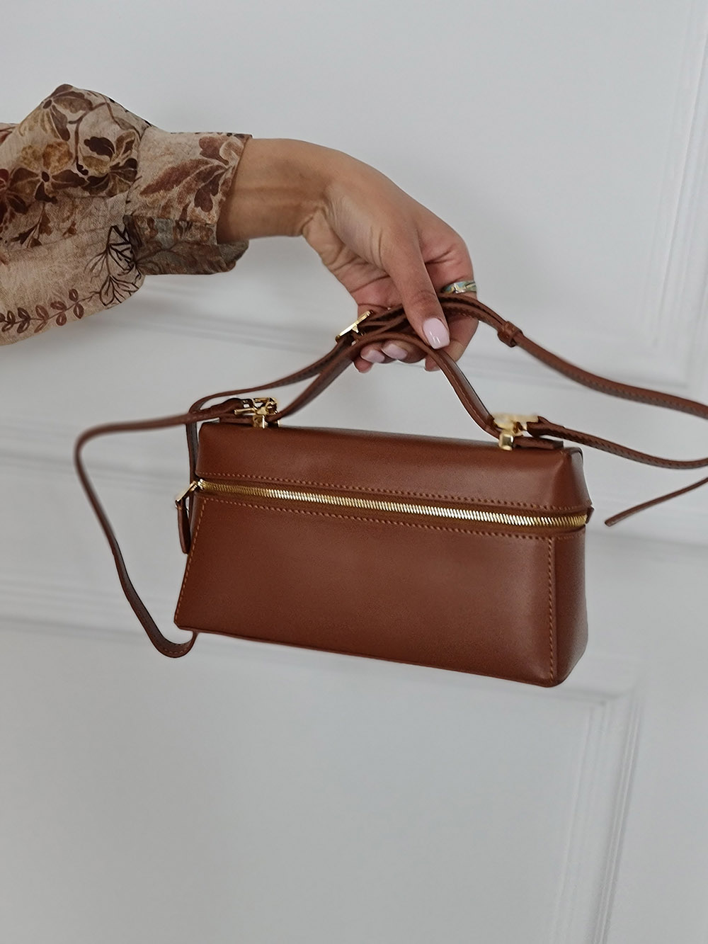 Сумка мини с сплошной молнией карамельная, фотография №5