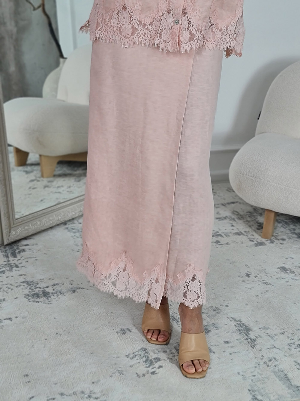 Юбка Atelier Emi с кружевом снизу пудра, фотография №1