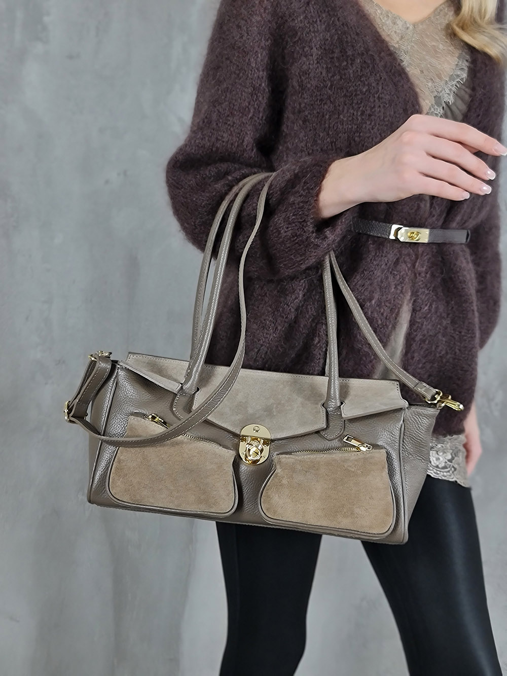 Сумка два кармана золотая застежка тауп, фотография №2