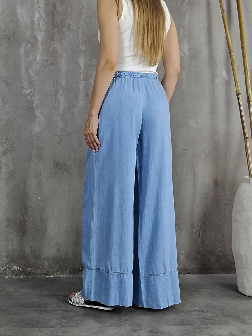 Брюки MIHO'S свободные джинсовые на резинке светло-голубые, фотография №2