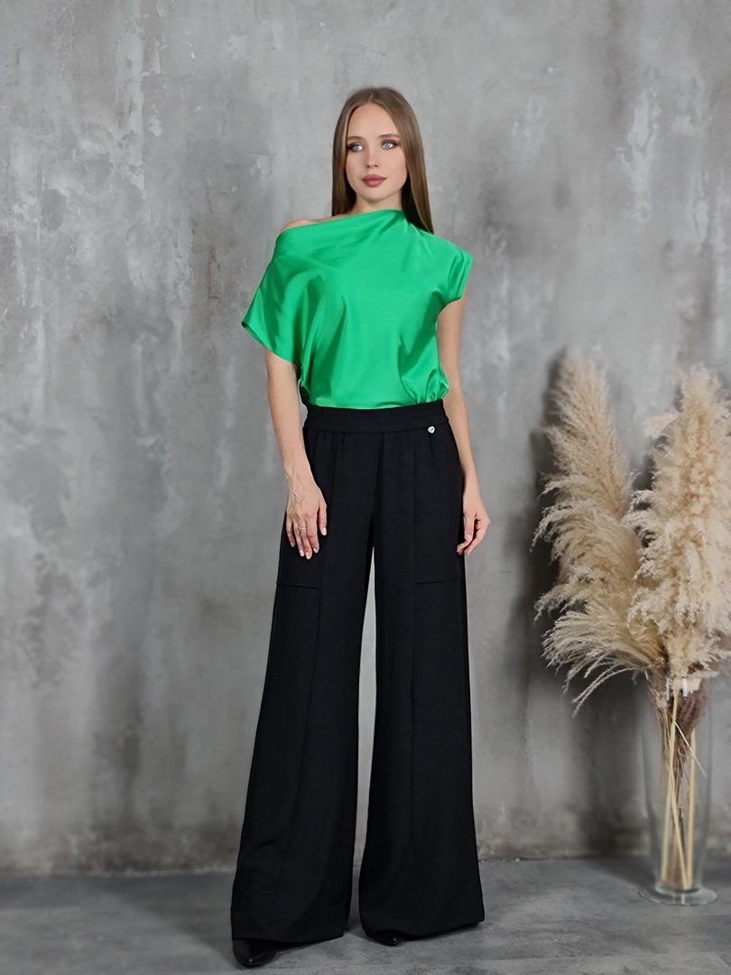 Блузка Imperial со сборкой на декольте атласная зеленая, фотография №2