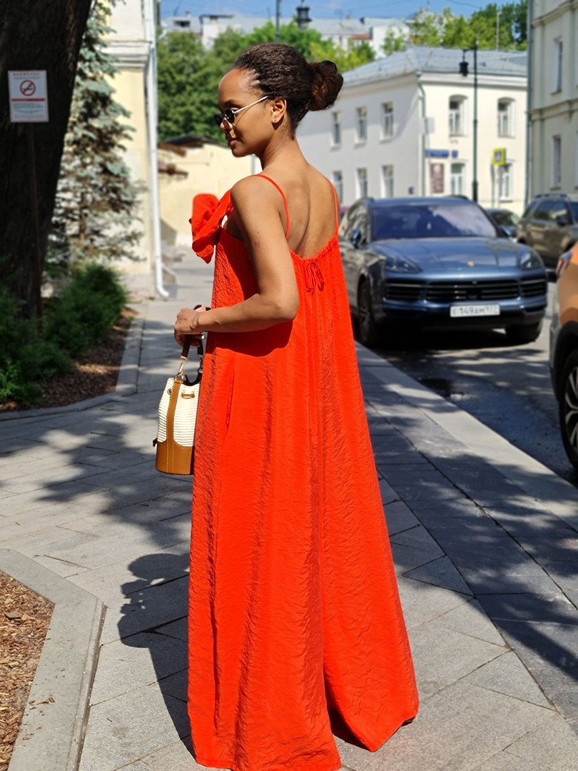 Комбинезон Motel на тонких лямках с брошью алый, фотография №3