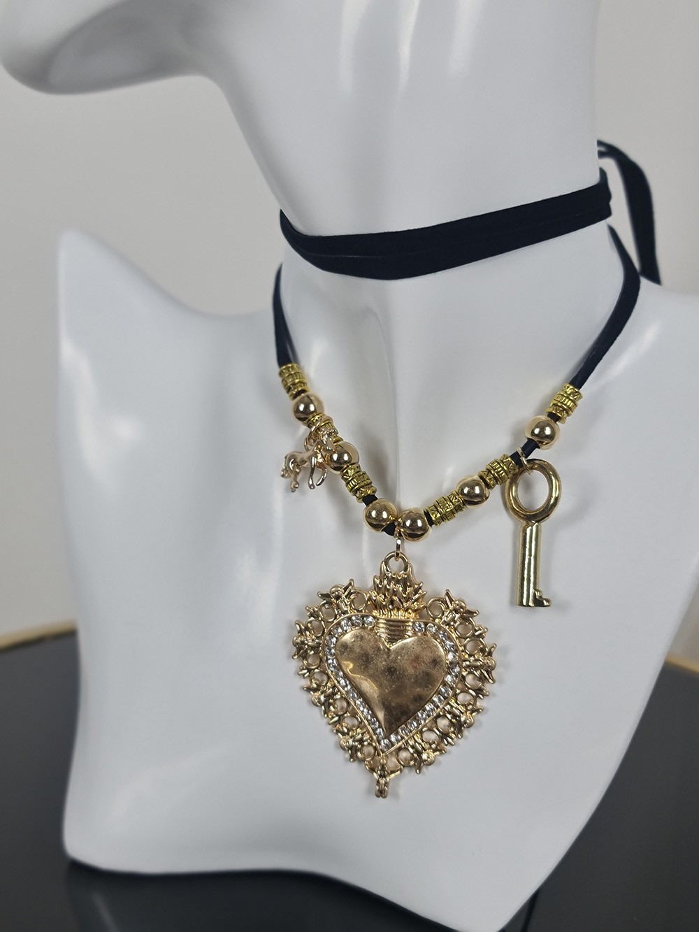 Чокер King Kong с сердечком и ключиками золотыми черный, фотография №3