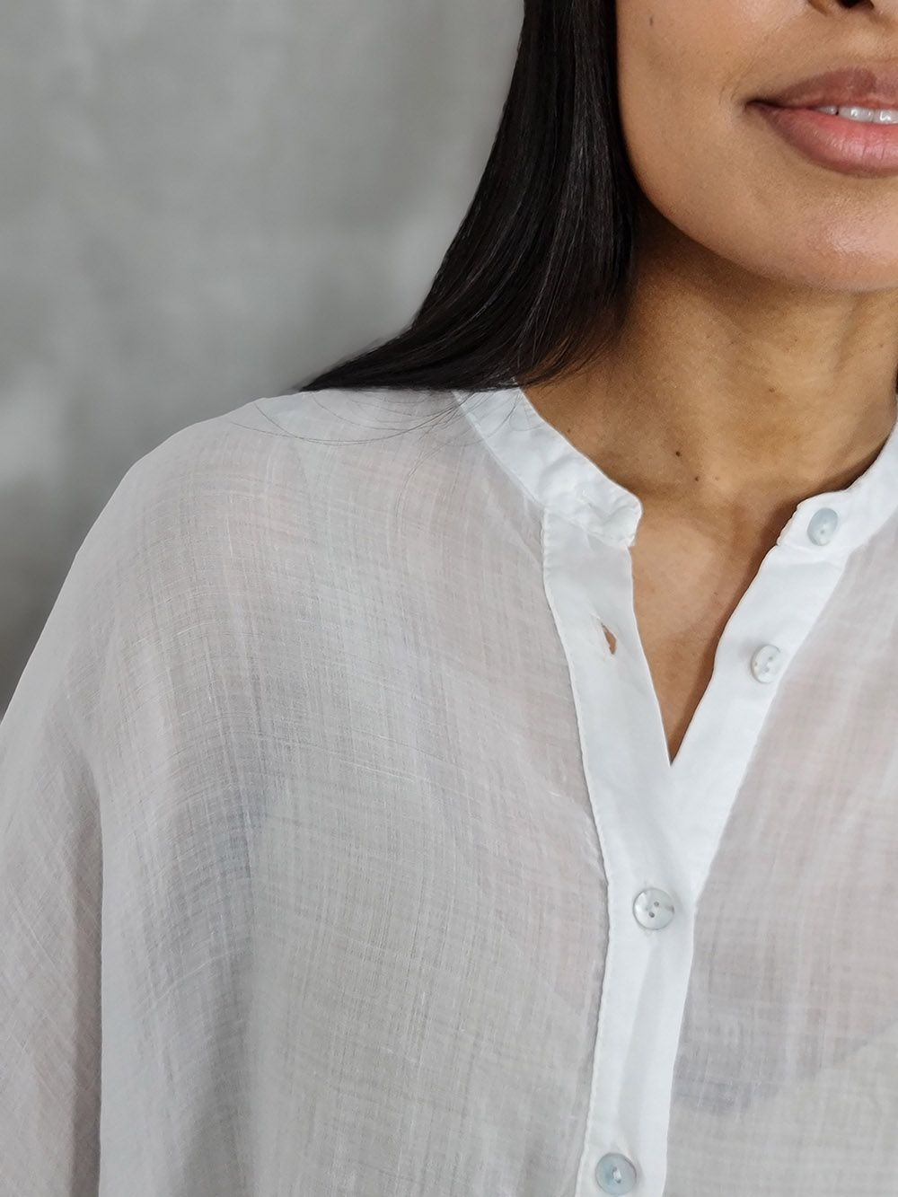 Рубашка MIHOs полупрозрачная без ворота белая, фотография №3