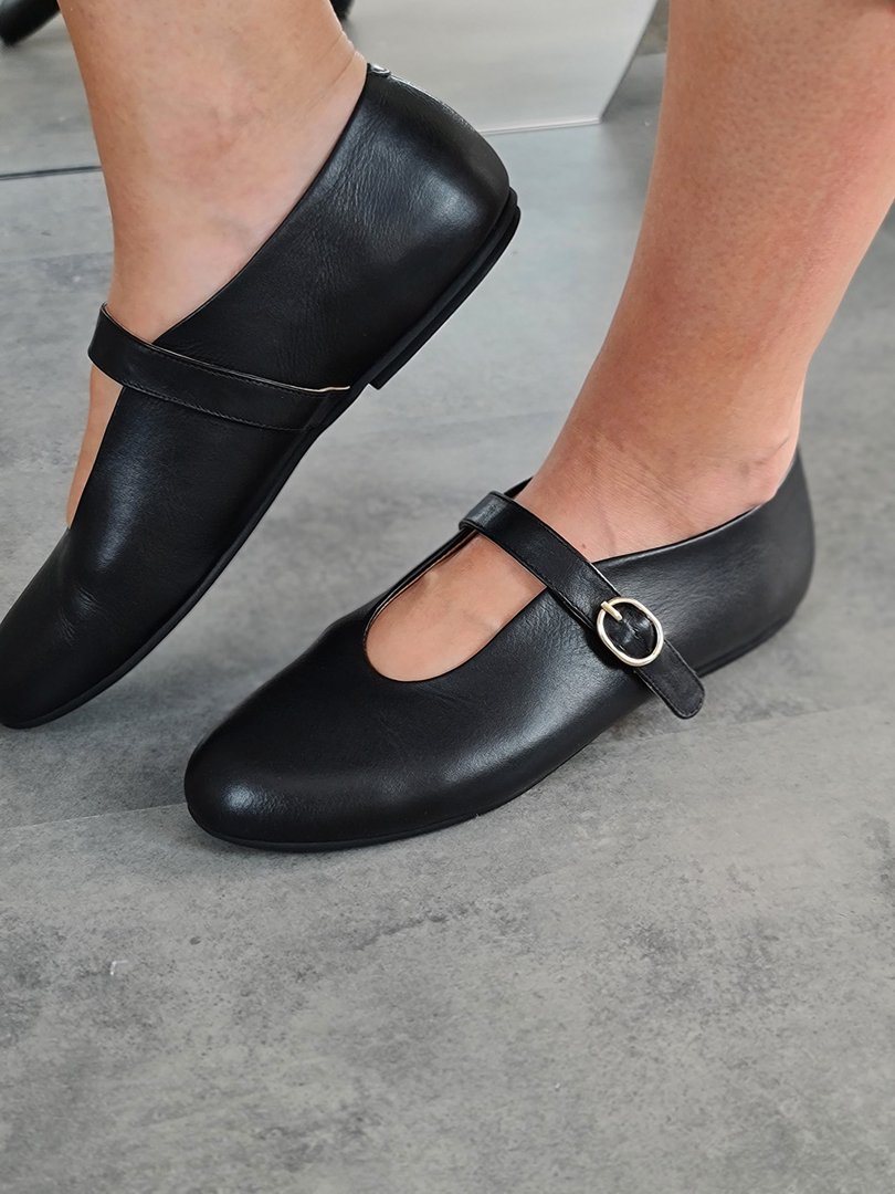 Туфли-балетки L'Estrosa с ремешком черные, фотография №1