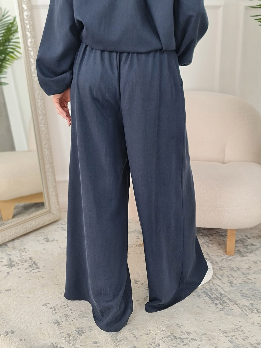 Брюки CLOTHÉ на резинке плотная ткань темно-синие, фотография №4