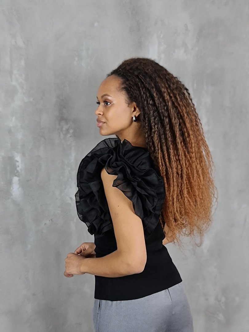 Топ ELSA.M с объемными рюшами на рукавах черный, фотография №2