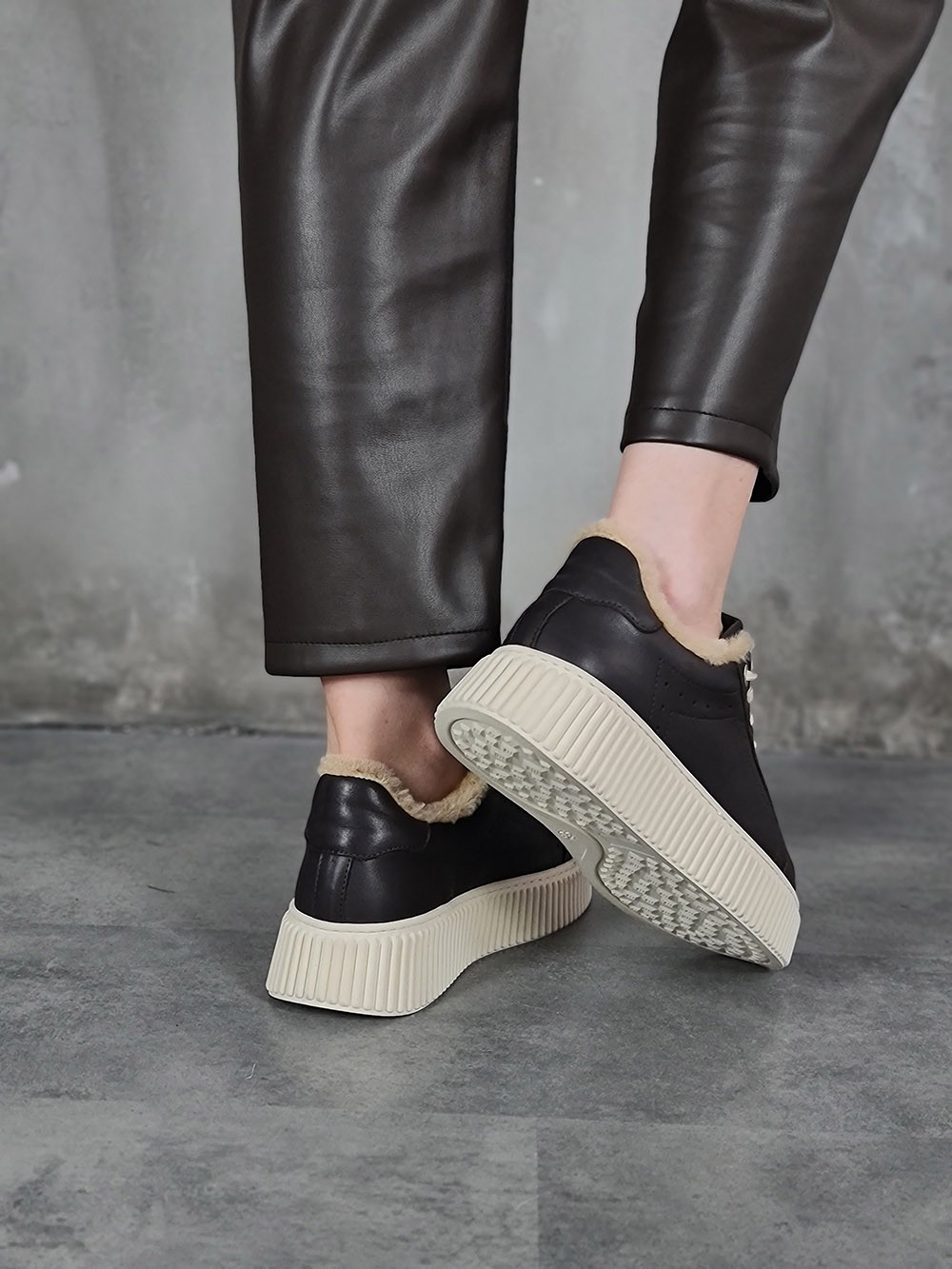 Кроссовки L'Estrosa утепленные шоколад, фотография №4