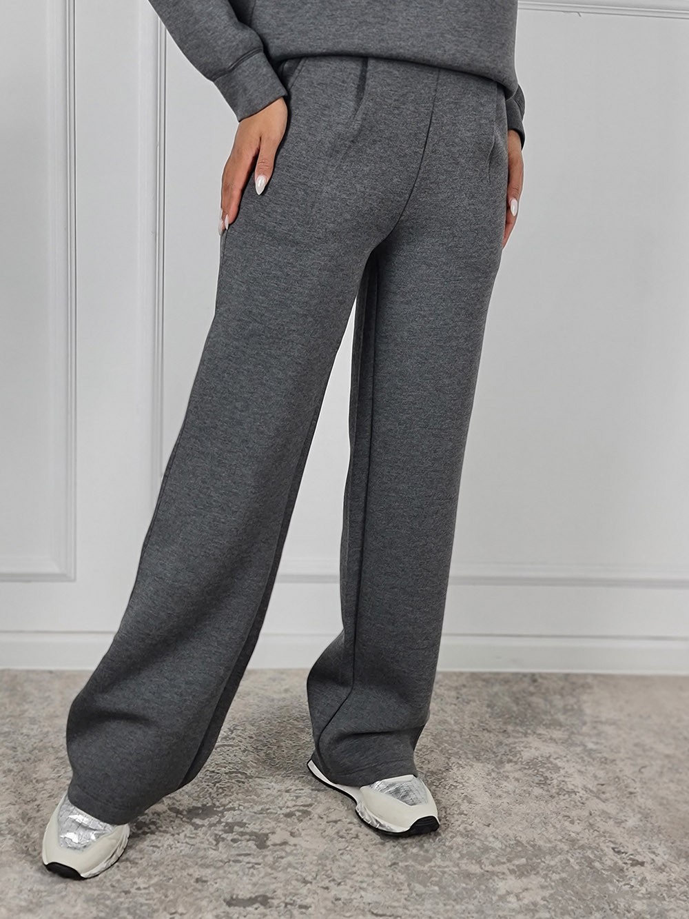 Костюм Rosa Shock с камнями на груди графит, фотография №4