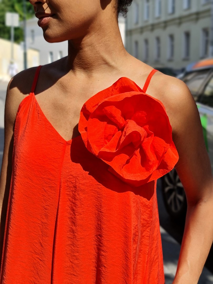 Комбинезон Motel на тонких лямках с брошью алый, фотография №4