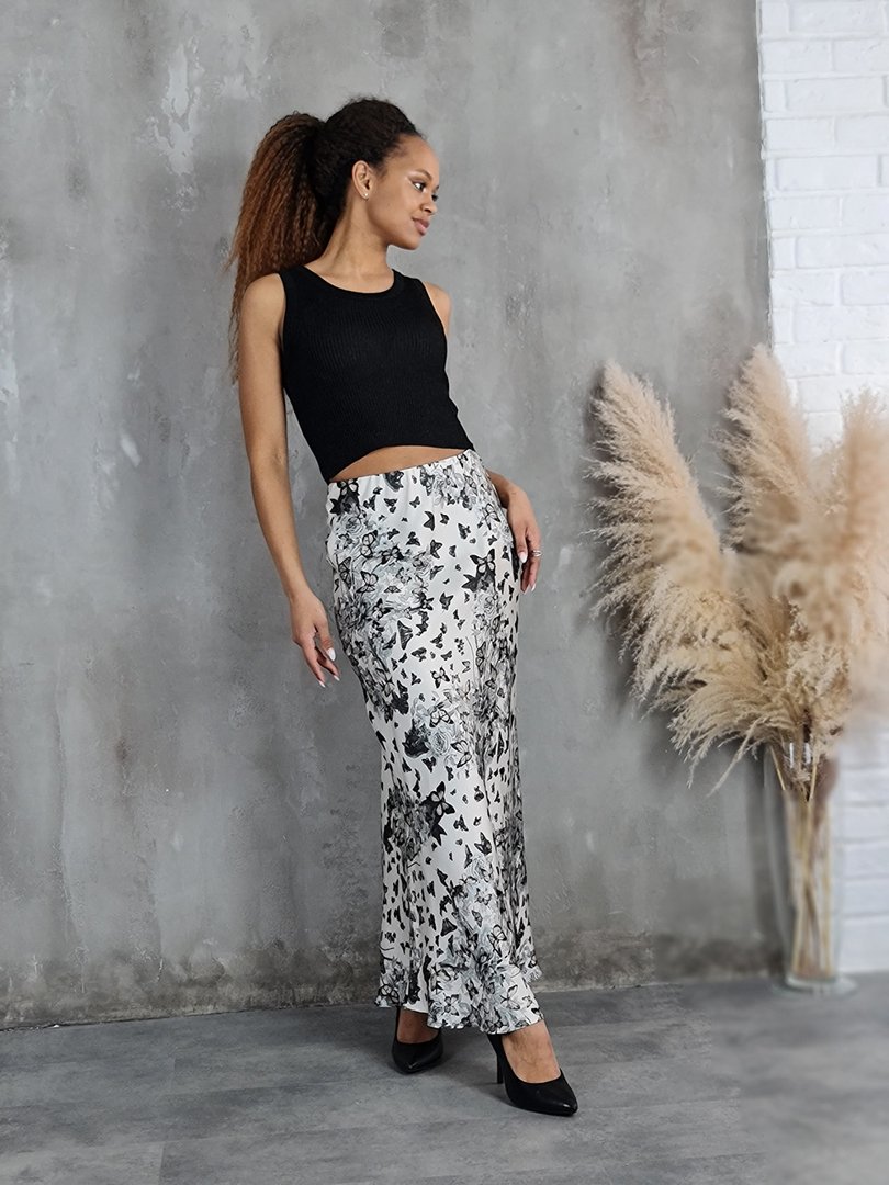 Юбка Vicolo атласная с принтом бабочек и цветов бежевая, фотография №2