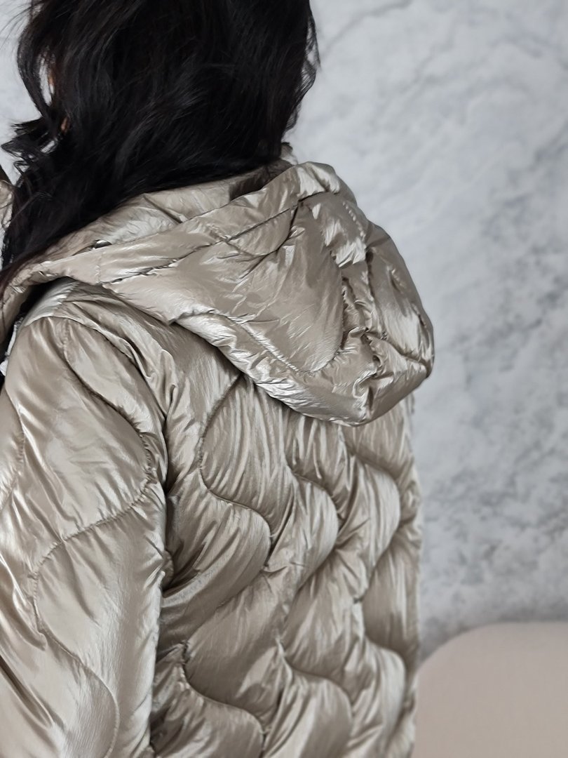 Пуховик Monte Cervino с завязками внизу капучино, фотография №7