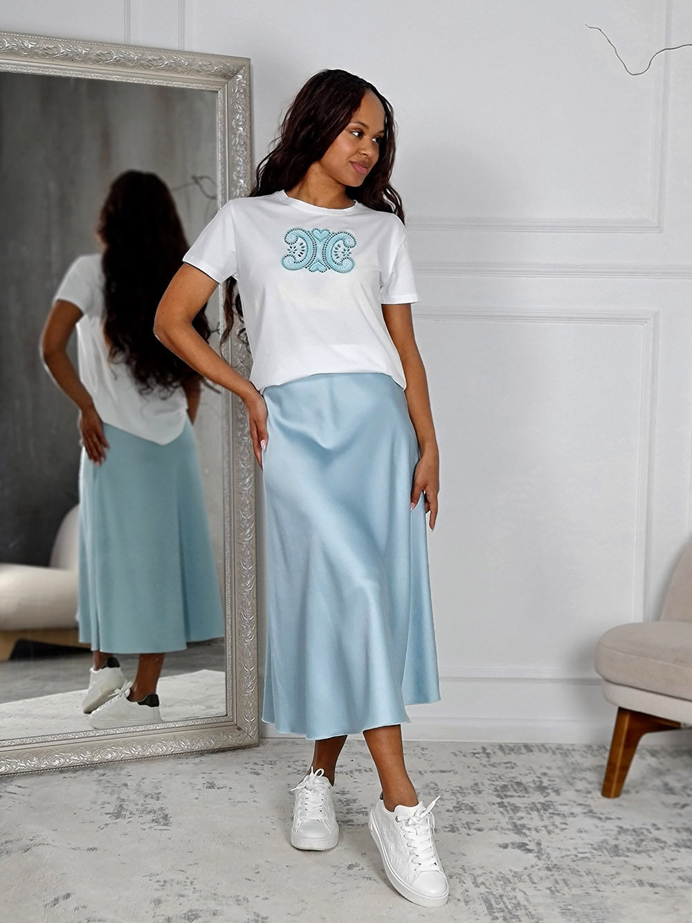 Футболка CIVICO с голубой вышивкой "СС" белая, фотография №5