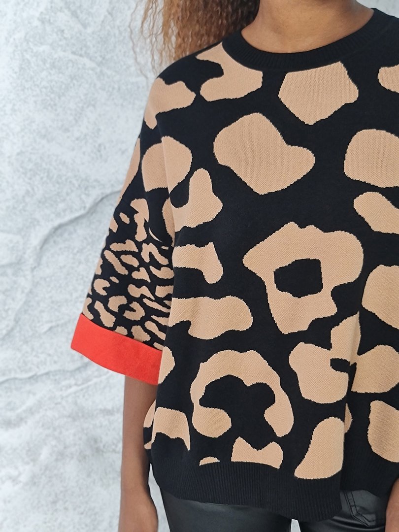 Джемпер Lara с коричневым принтом и алыми рукавами черный, фотография №3