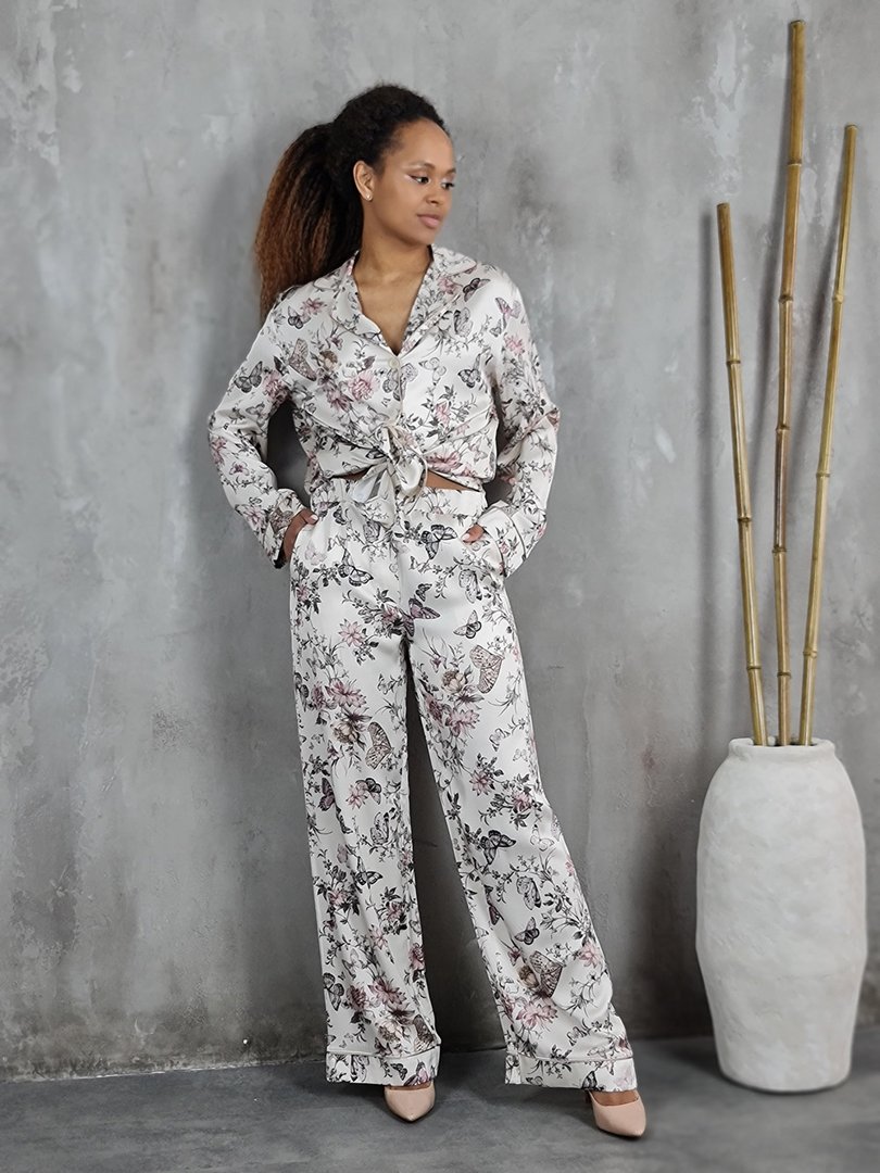 Костюм CLOTHÉ с розовыми бабочками кремовый, фотография №1