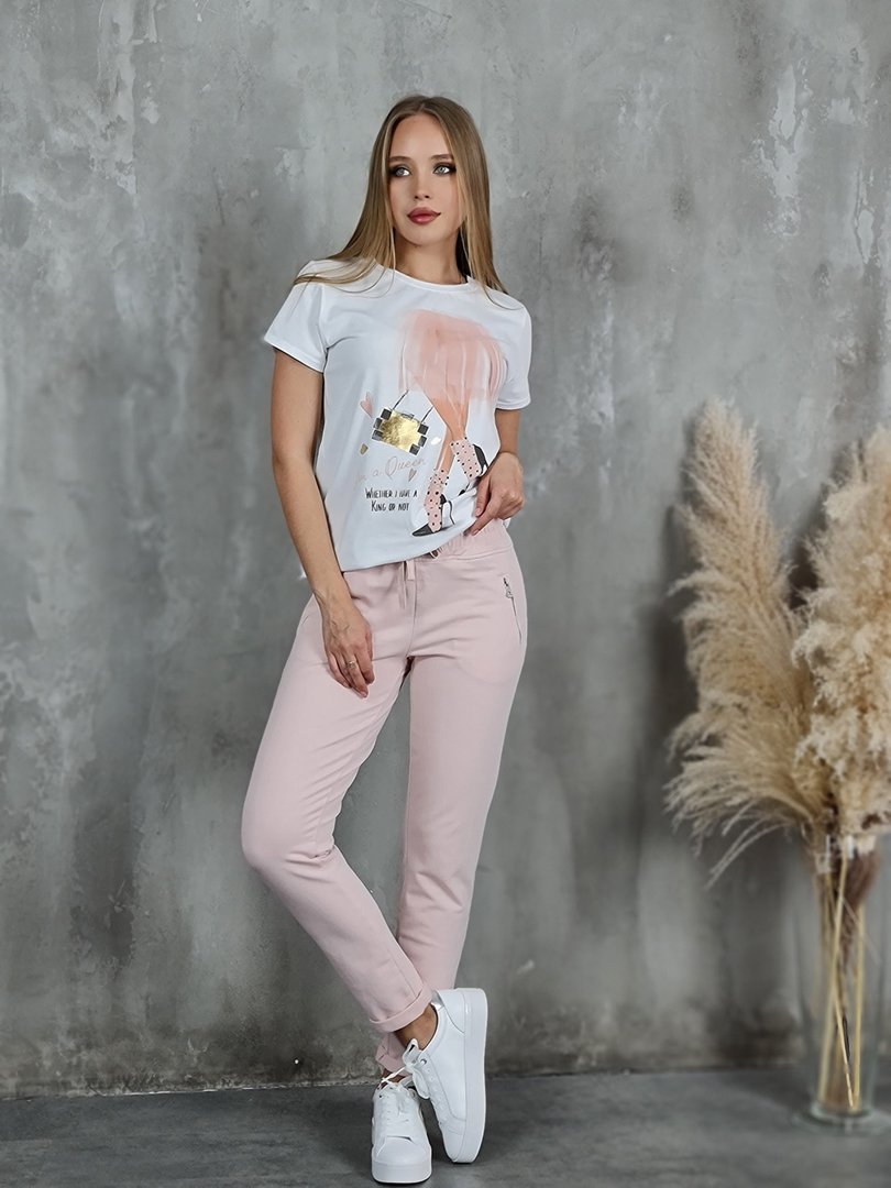 Футболка Naiif с с девушкой в розовой юбке белая, фотография №2