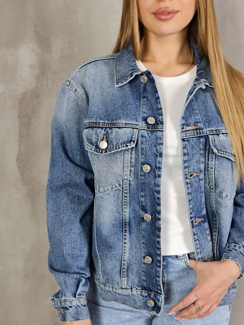 Джинсовка Vicolo с потертостями на плечах синяя, фотография №4