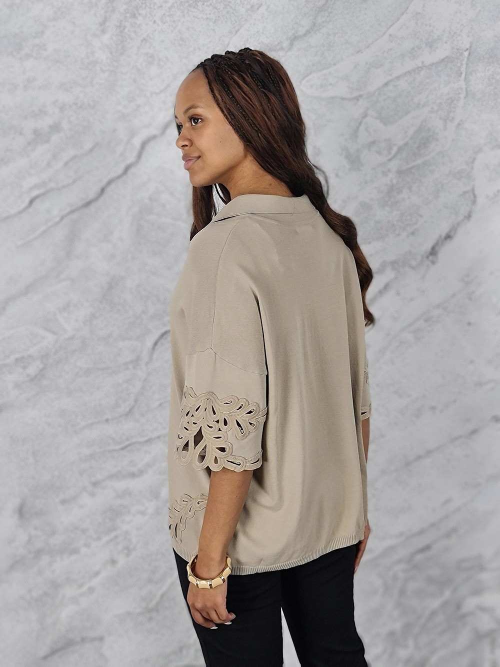 Поло Lara с вышивкой на рукавах и снизу бежевое, фотография №3