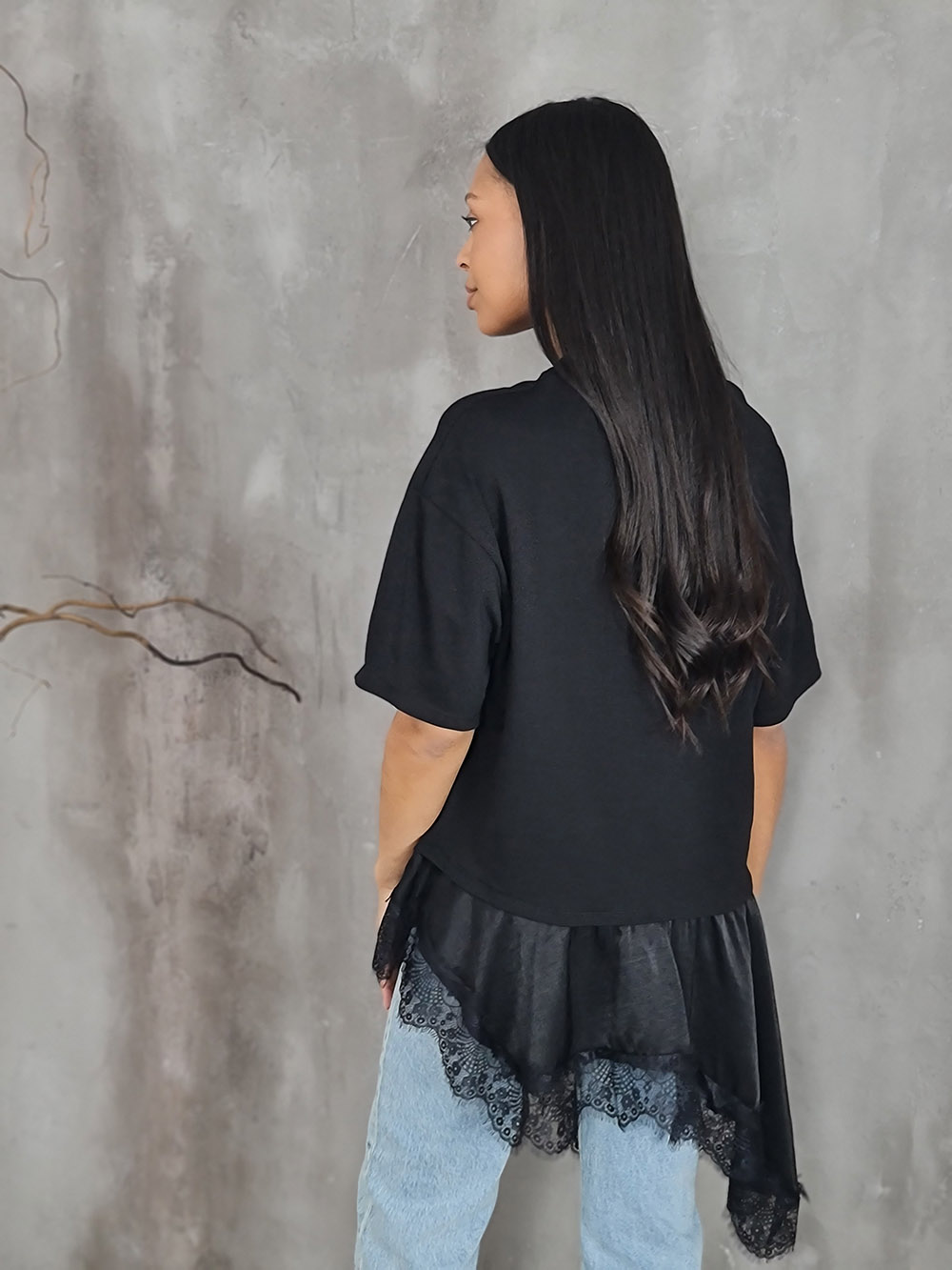 Туника MIHO'S с атласным низом и кружевом черная, фотография №2