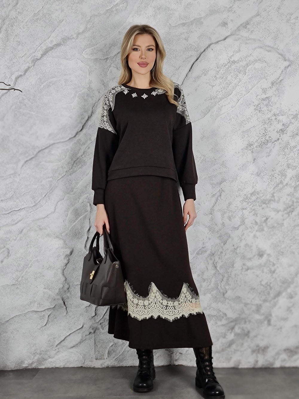 Костюм Mitica&Co. юбка свитшот с молочным кружевом и камнями на вороте шоколад, фотография №1