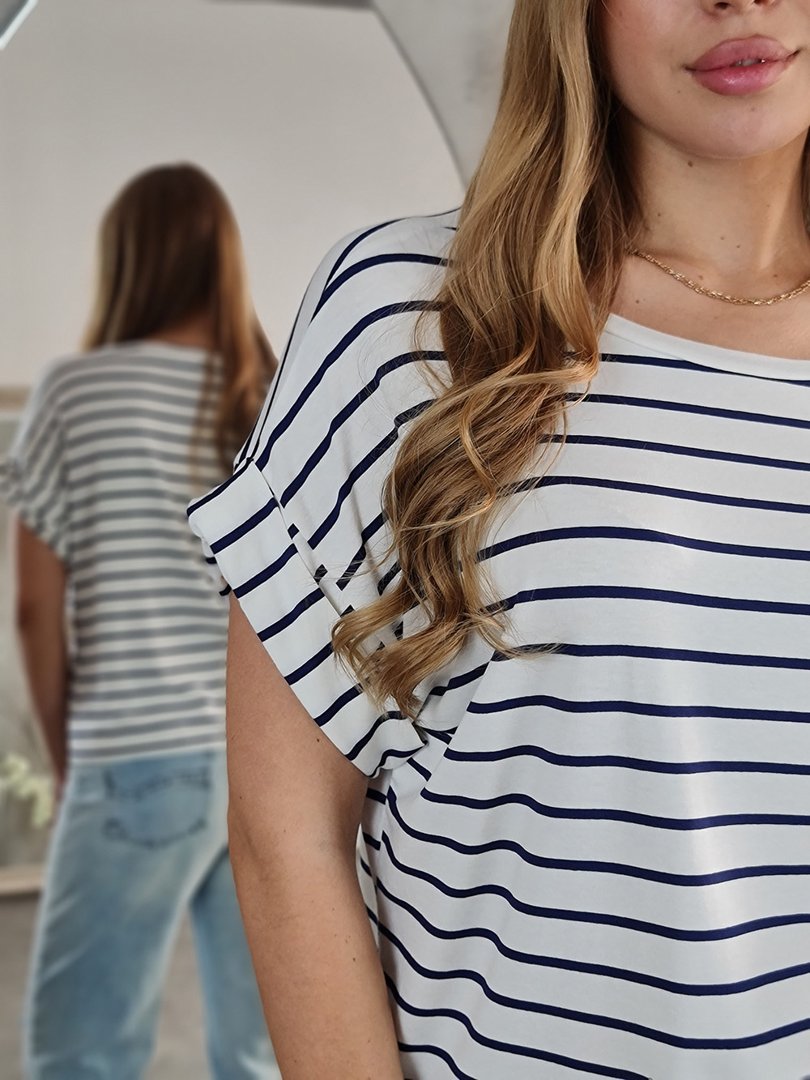 Футболка Please в синюю полоску с подвернутыми рукавами белая, фотография №4