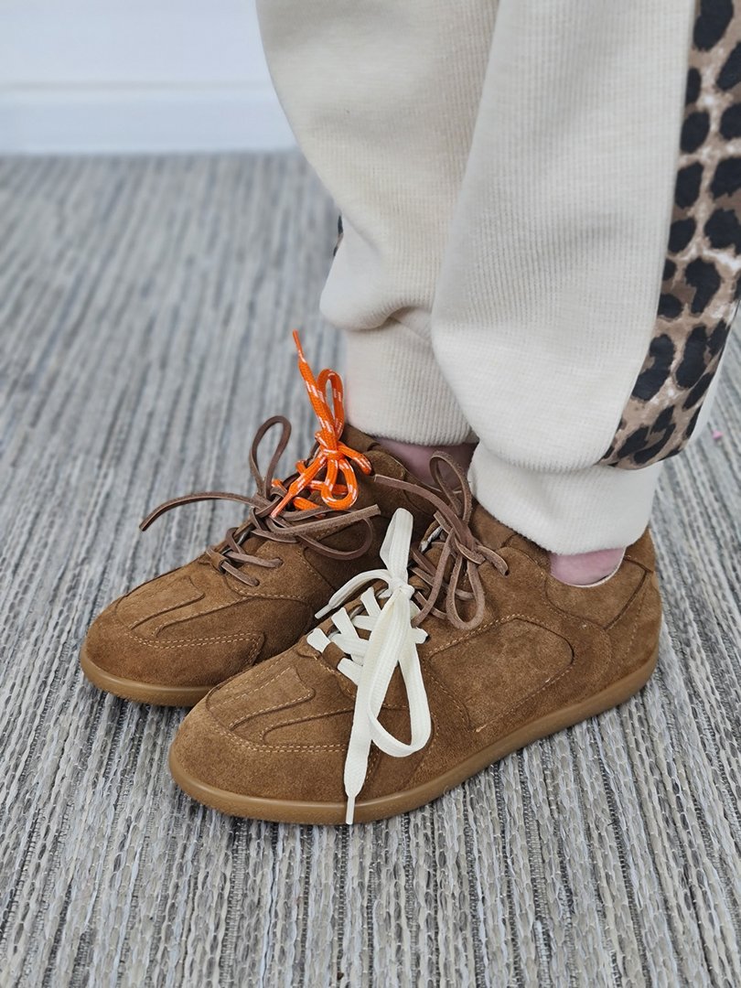 Кеды L'Estrosa натуральная замша с разноцветными шнурками коричневые, фотография №4