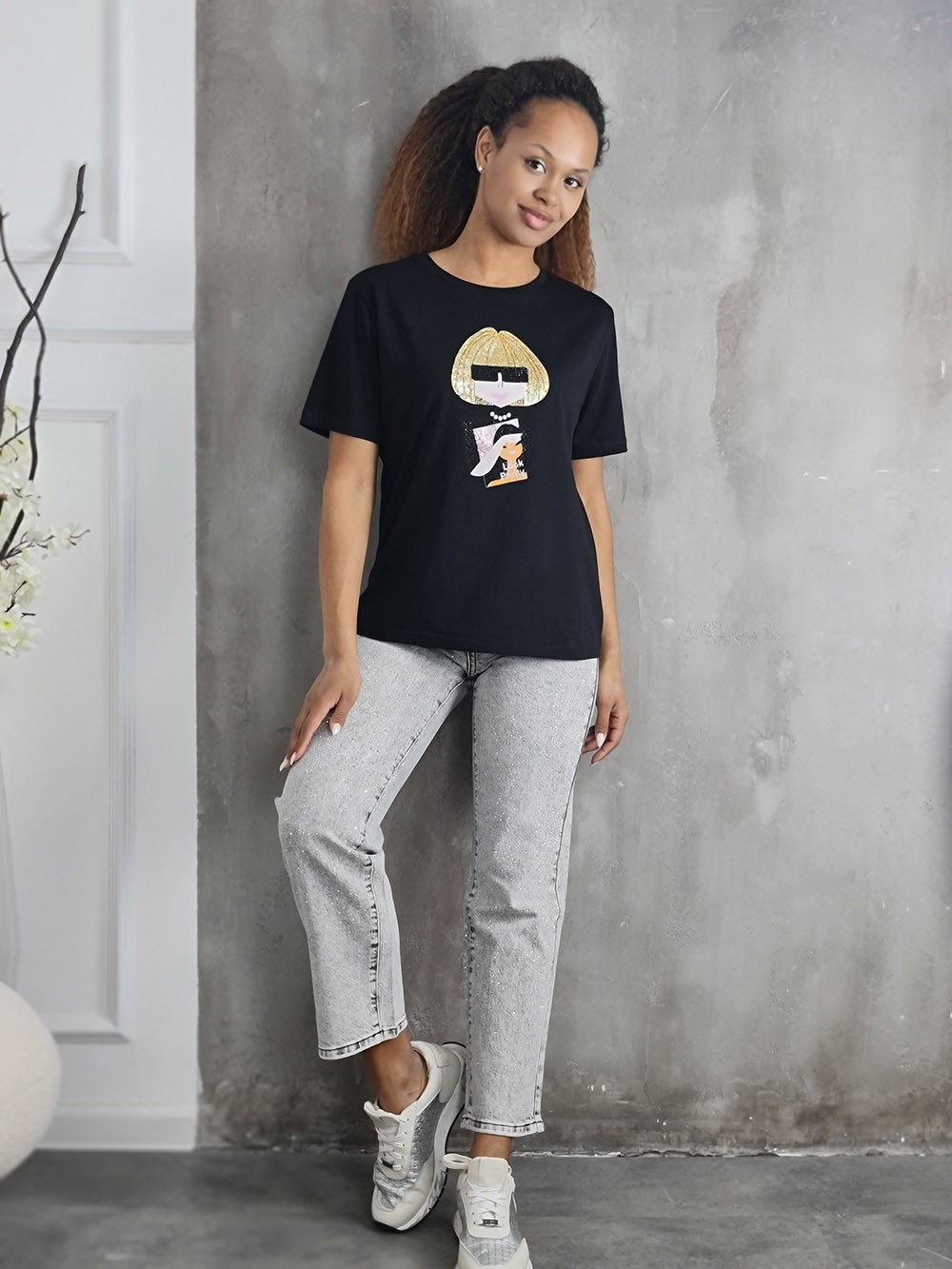 Футболка Paquito с принтом девушки из страз черная, фотография №2