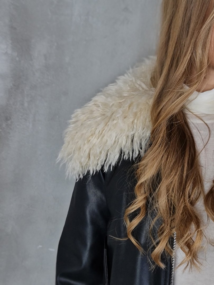 Куртка King Kong из экокожи с меховым воротником чёрная, фотография №4