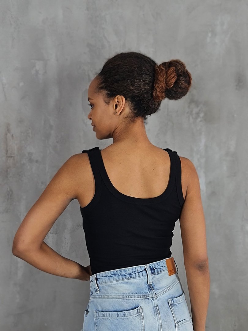 Топ LUMINA с цветочками по горлышку спереди черный, фотография №3