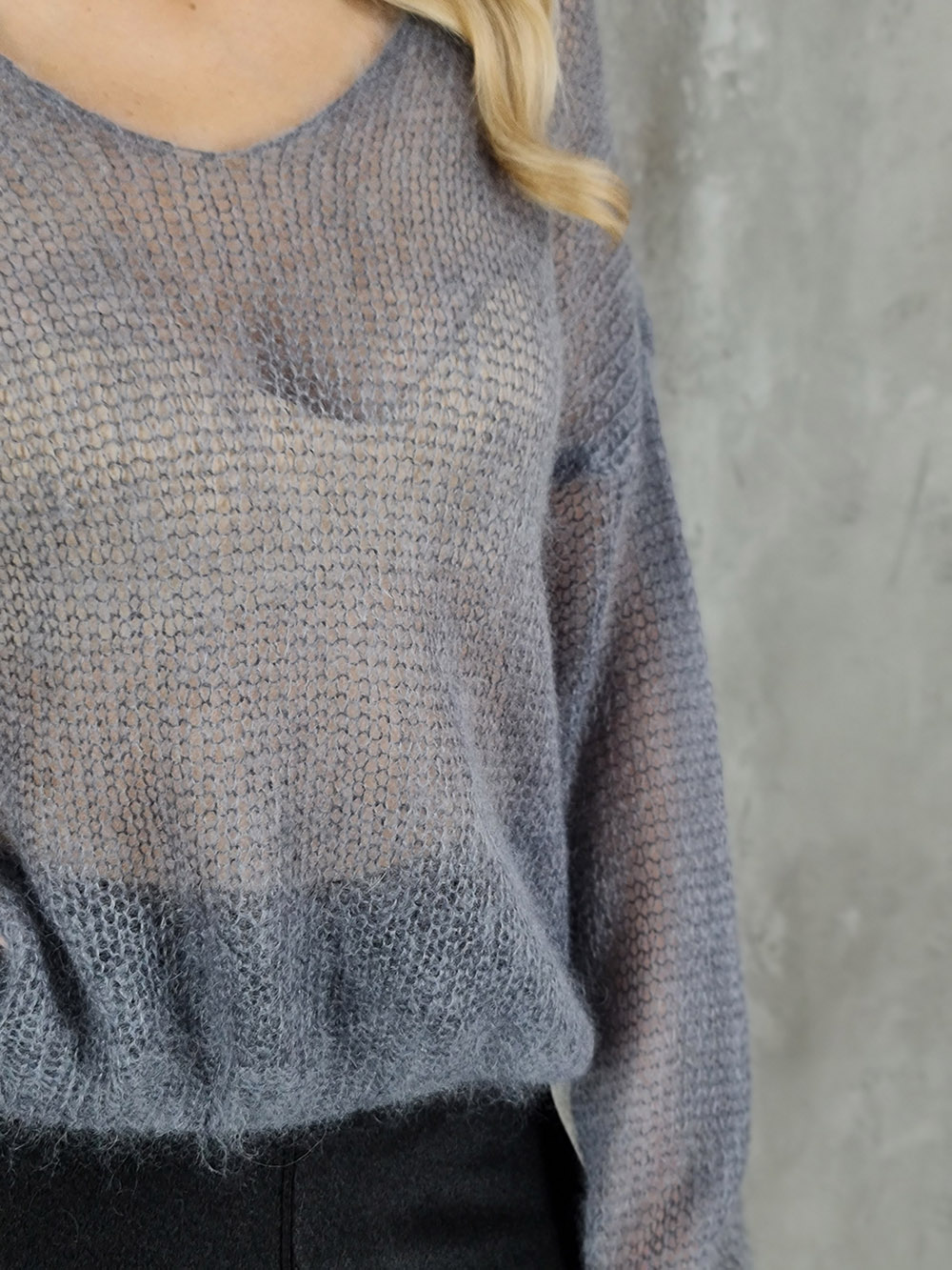 Джемпер V вырез тонкой вязки кид мохер серый, фотография №3