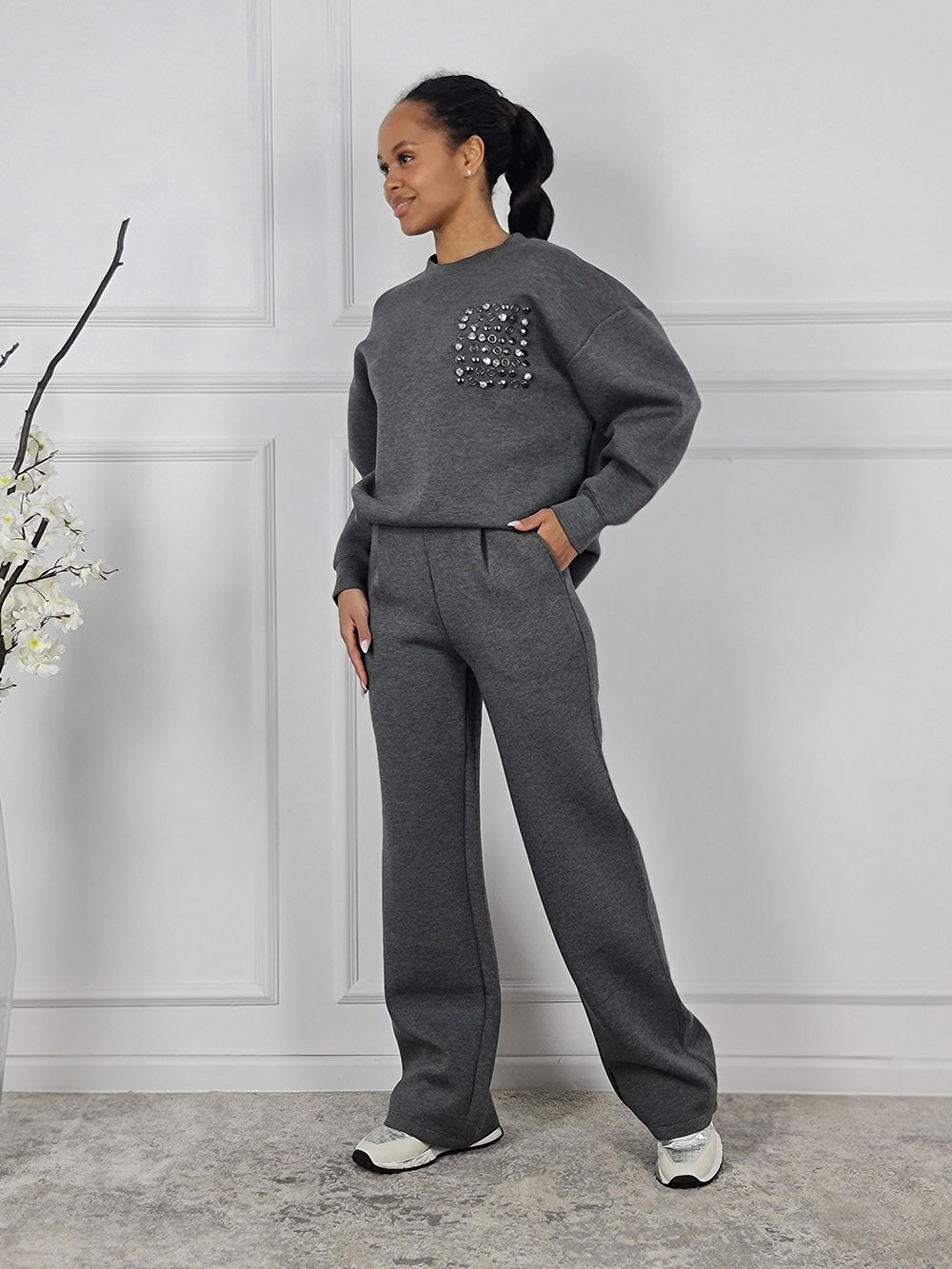 Костюм Rosa Shock с камнями на груди графит, фотография №1