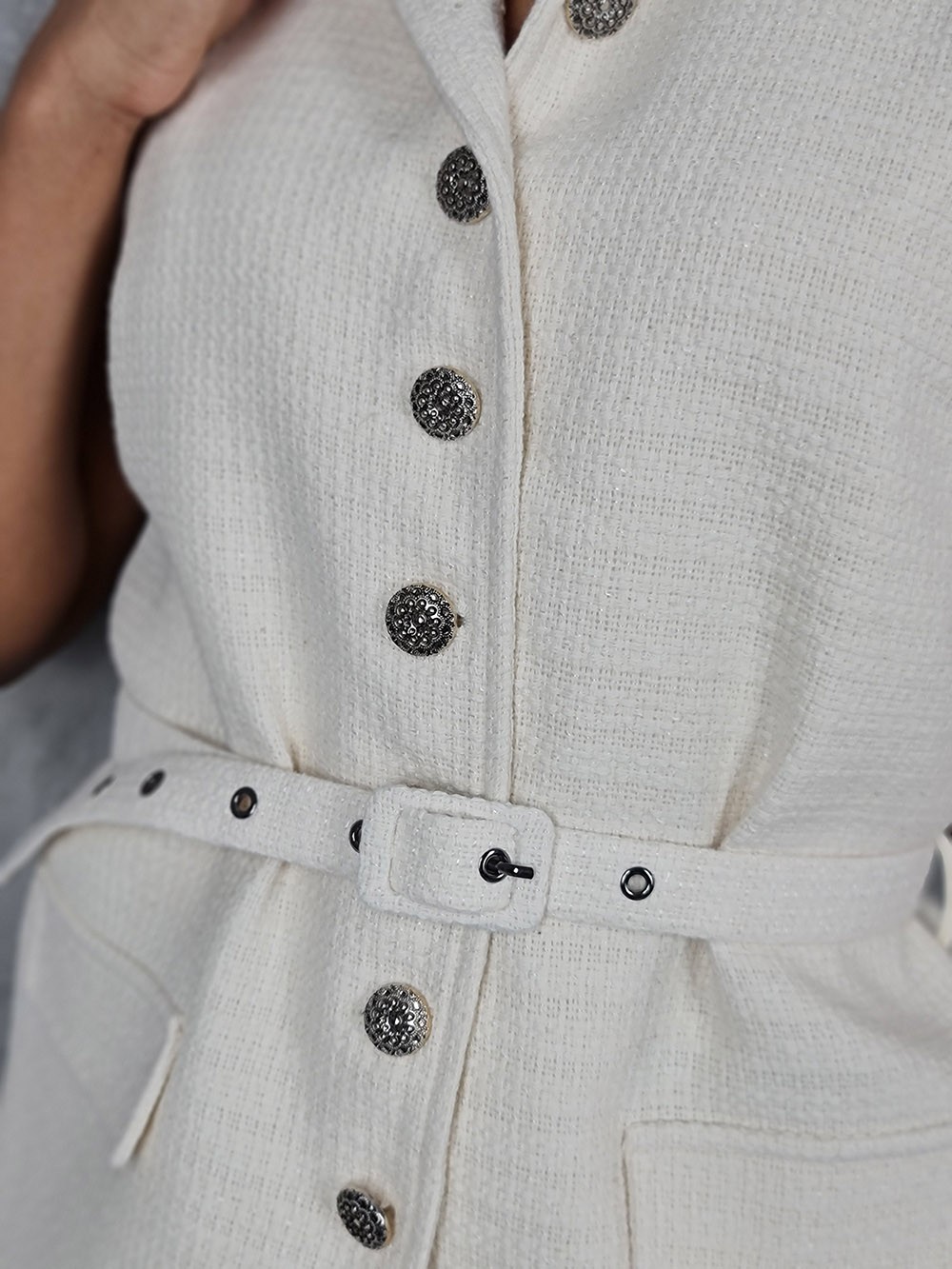 Жилет CLOTHÉ с ремнем молочнй , фотография №3