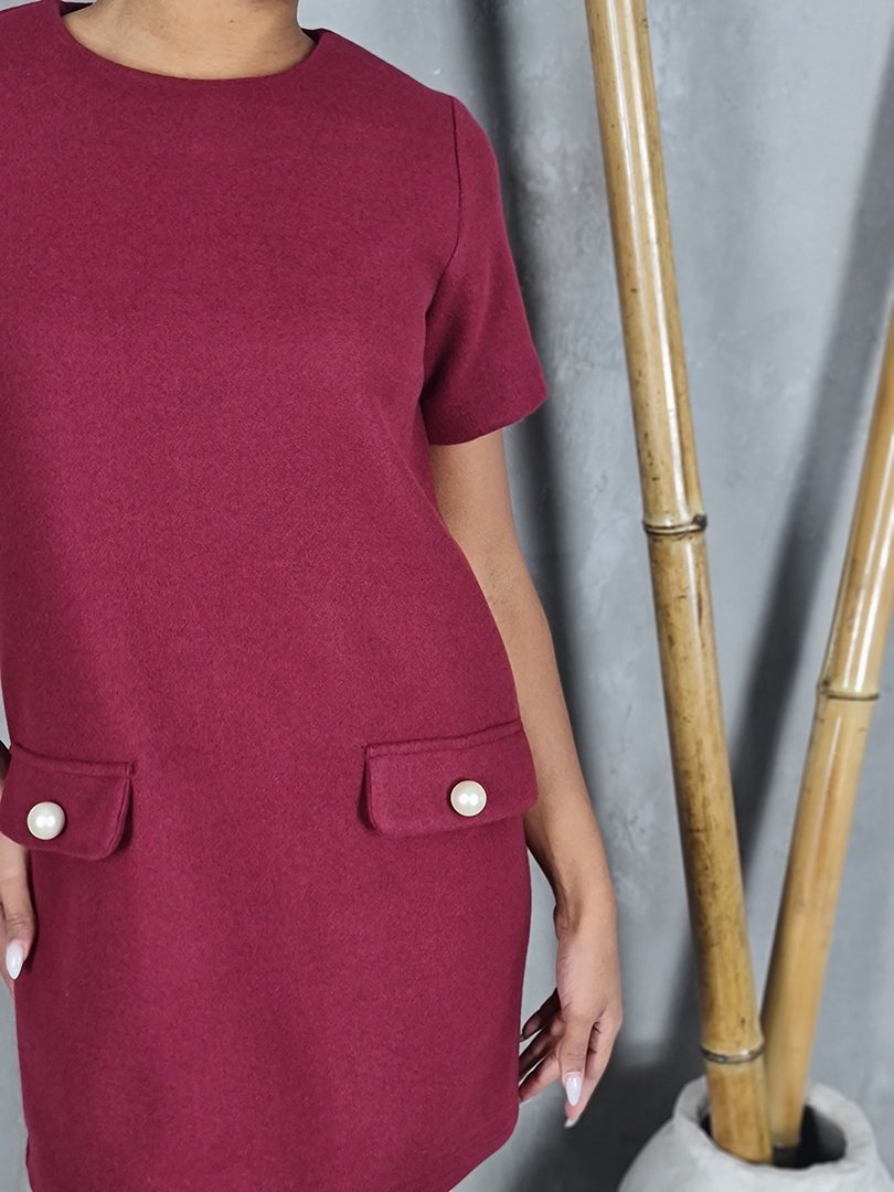 Платье Imperial короткое с жемчугом на карманах винное , фотография №2