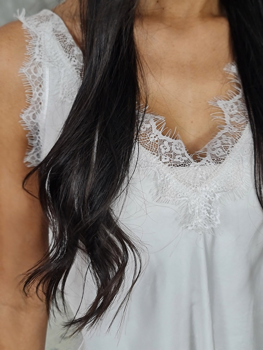 Топ WI&CO с кружевом на тонких бретелях молочный  , фотография №3