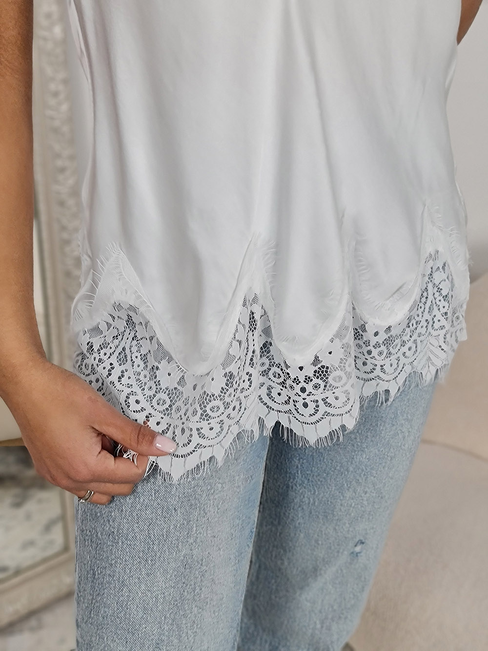 Топ WI&CO с кружевом на тонких бретелях белый , фотография №2