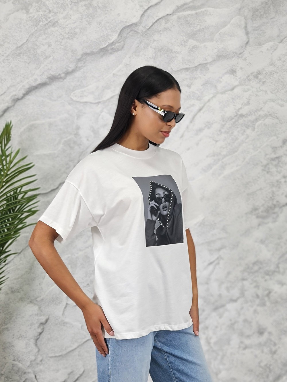 Футболка Vicolo Девушка в капюшоне белая, фотография №2