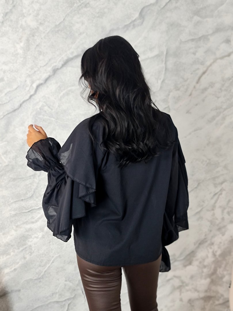 Блузка Vicolo с объемными вставками чёрная, фотография №2