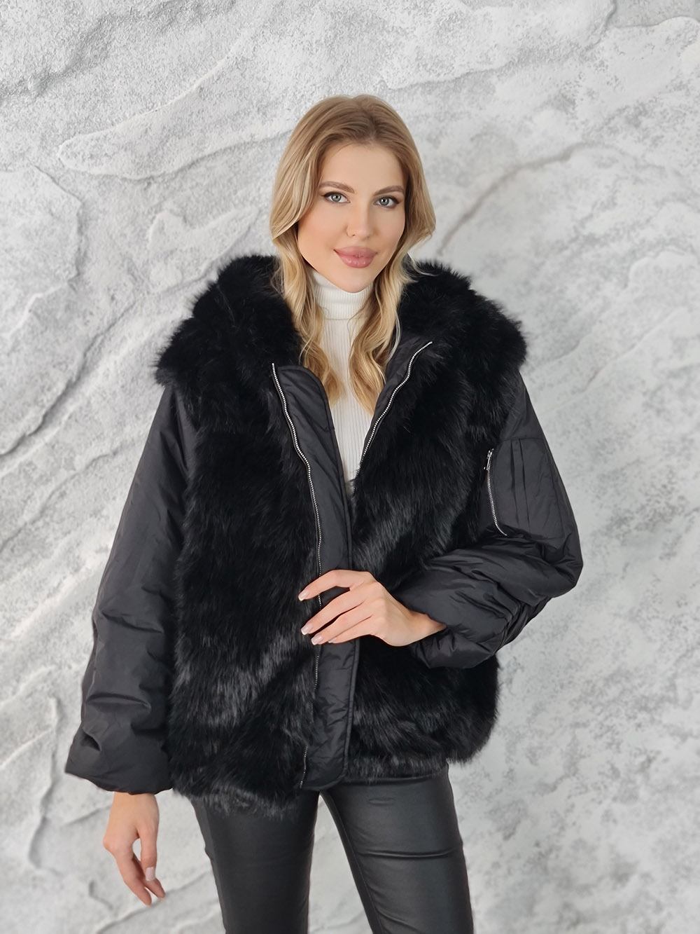Куртка Mitica&Co. с мехом короткая черная, фотография №1