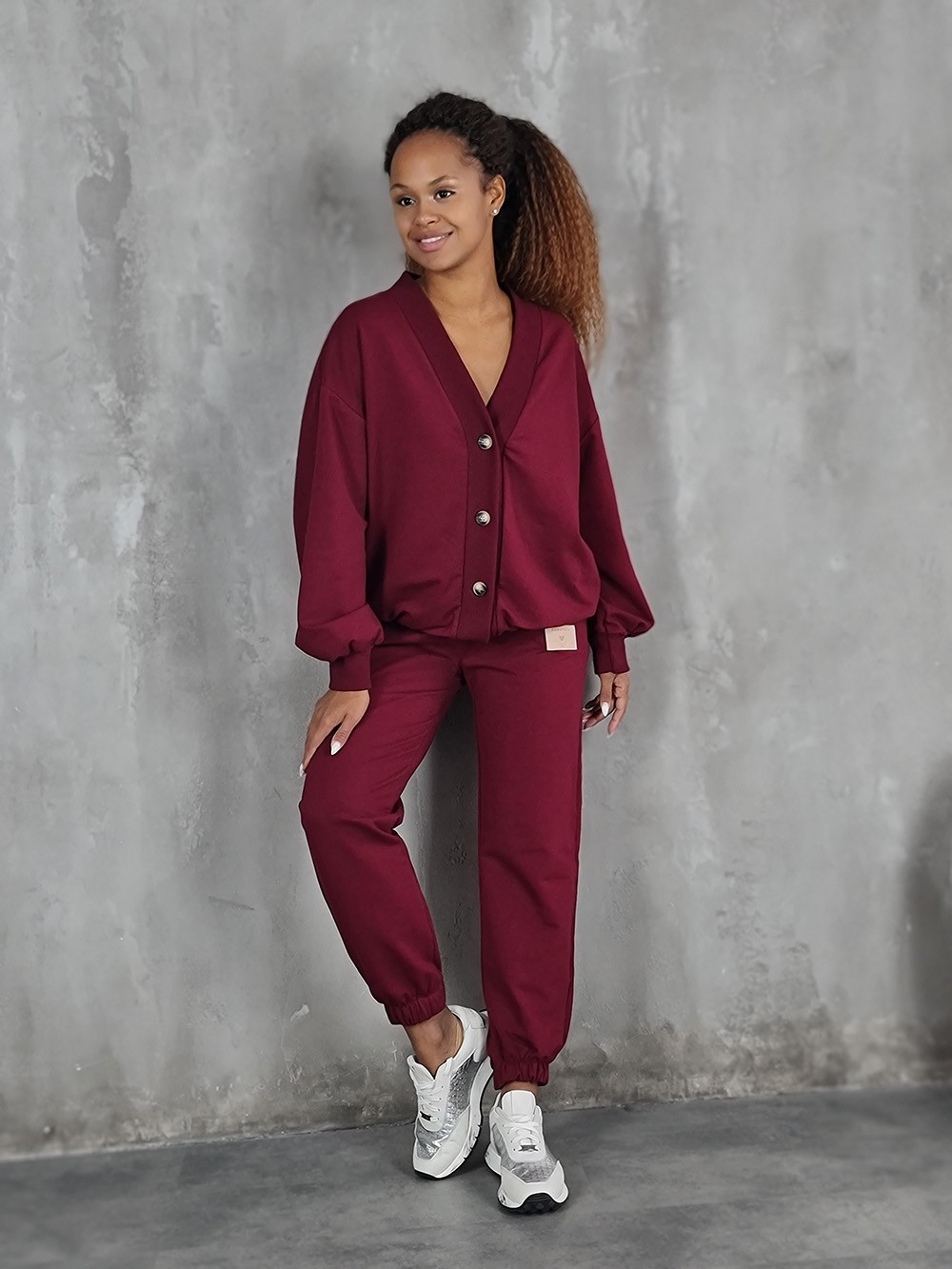 Костюм ONE LOVE кардиган и джоггеры бордо, фотография №3