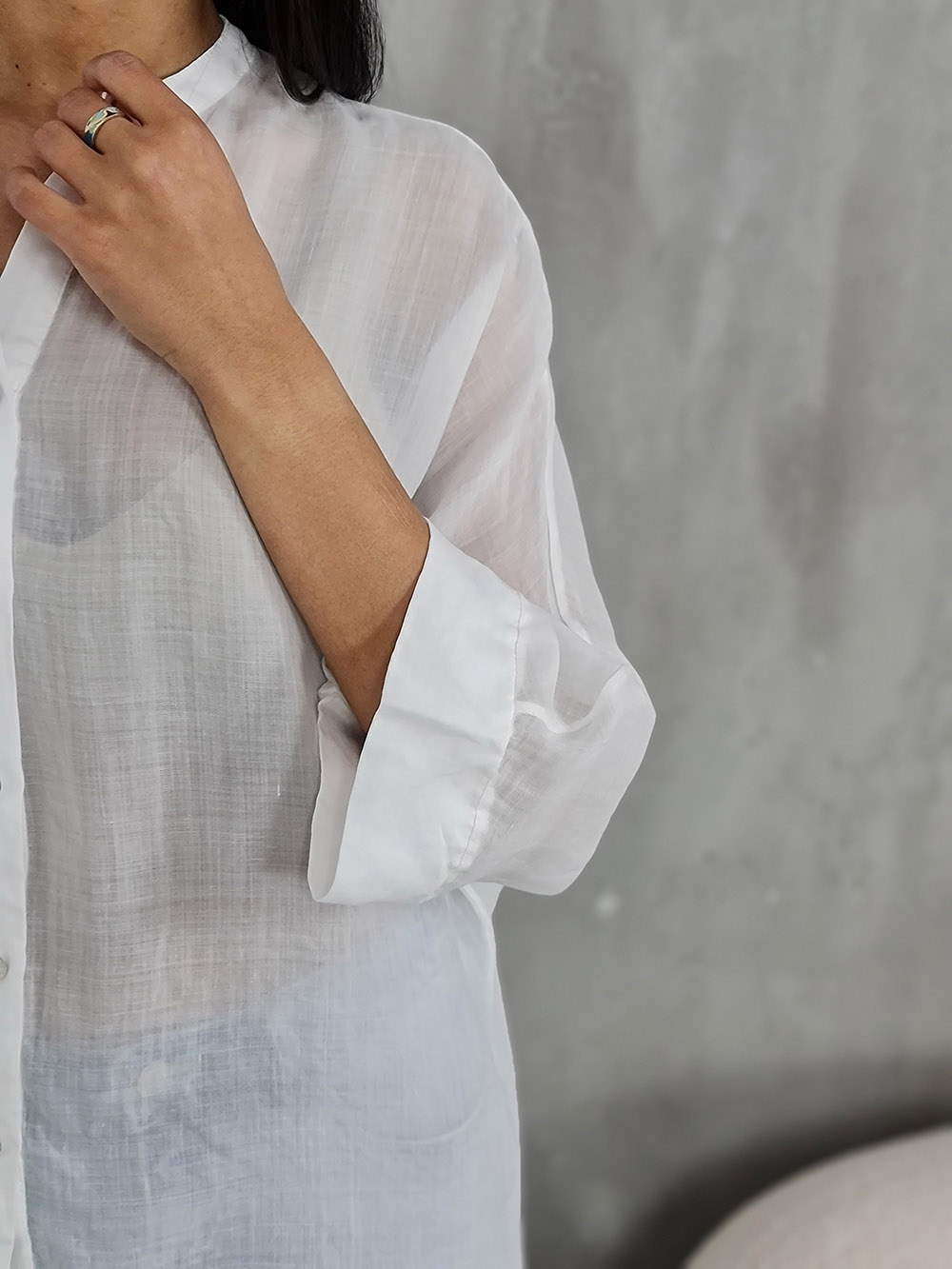 Рубашка MIHOs полупрозрачная без ворота белая, фотография №2