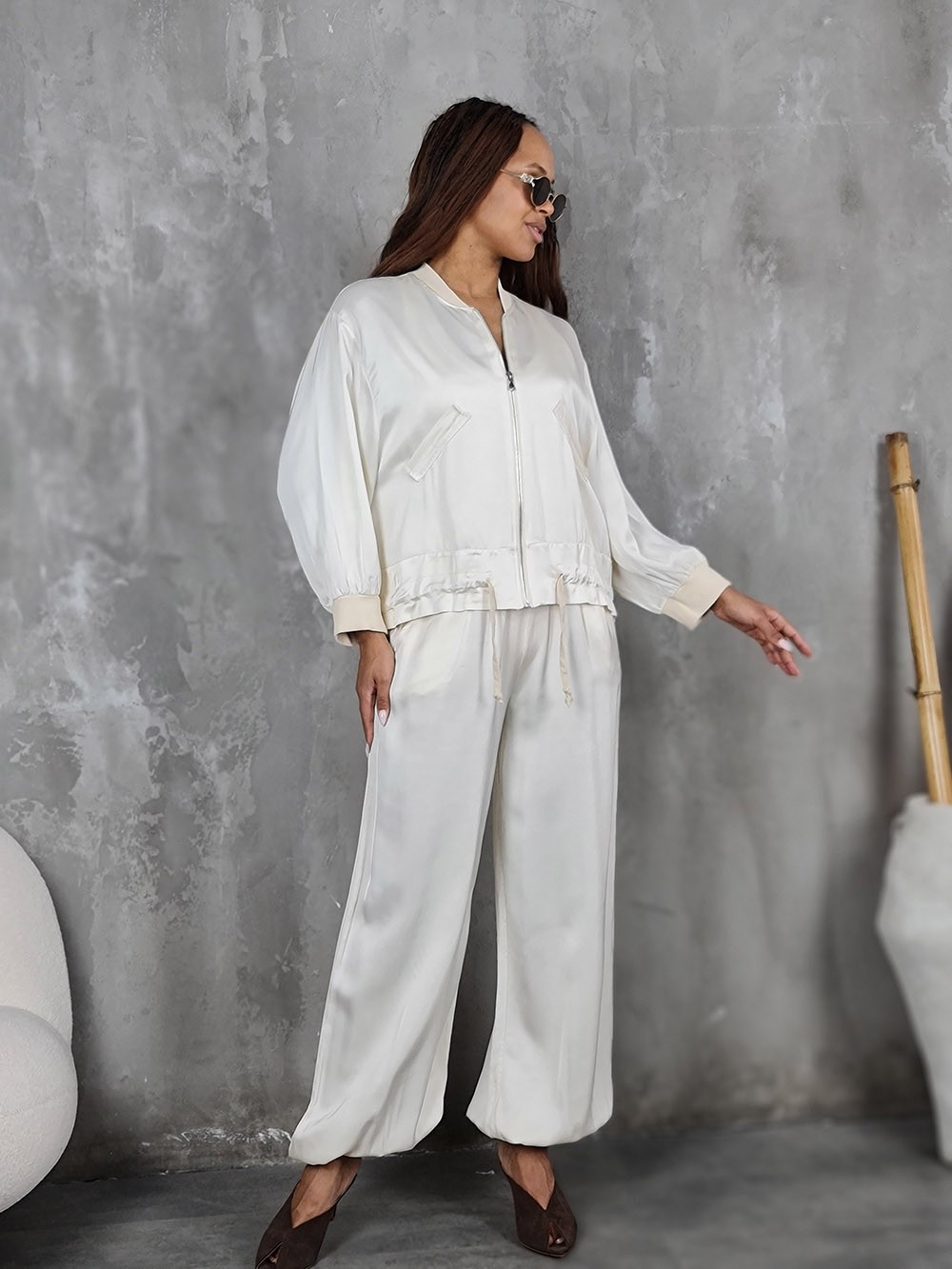 Костюм JNJ counture бомбер на молнии + брюки молочный, фотография №2