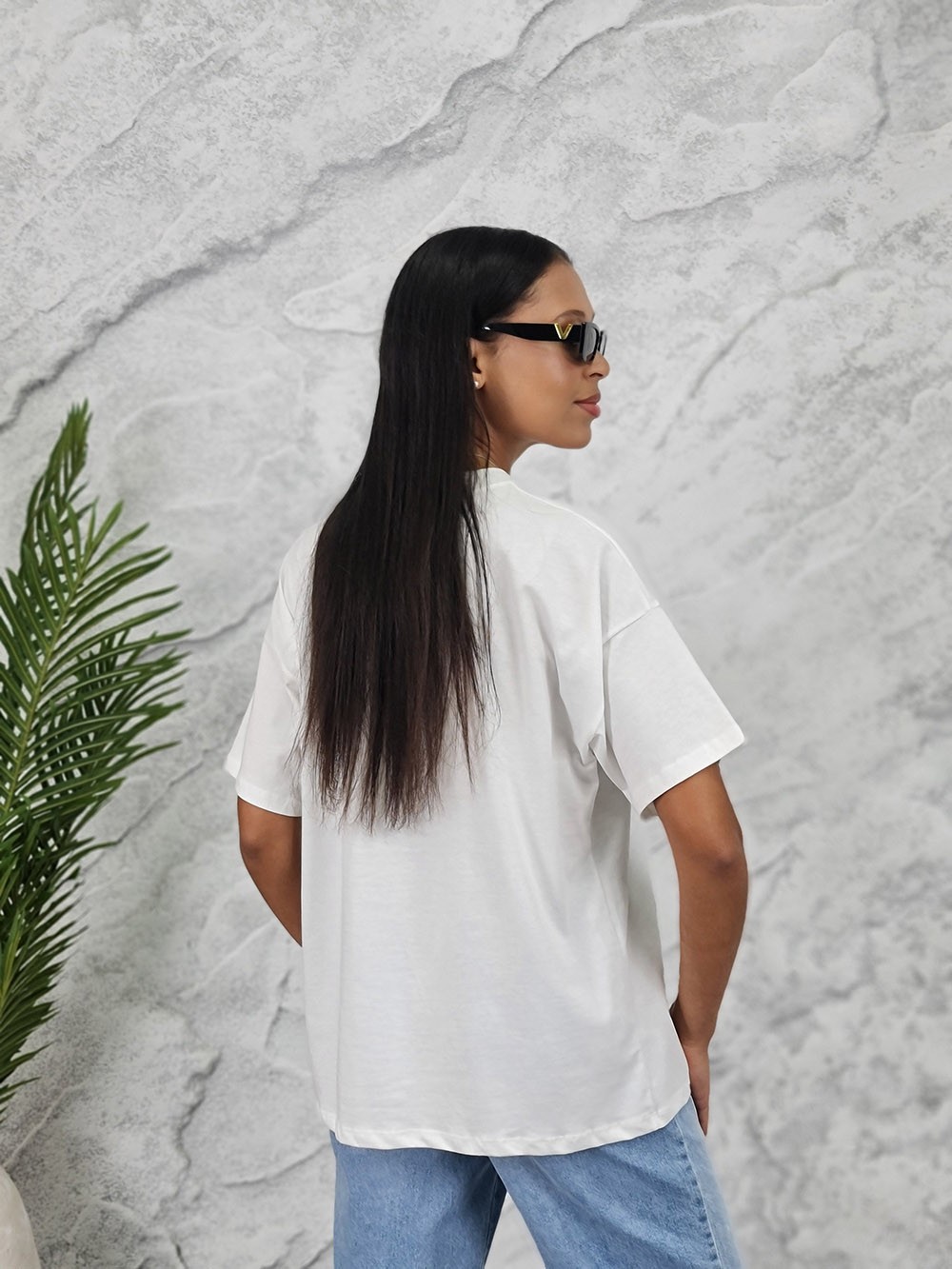 Футболка Vicolo Девушка в капюшоне белая, фотография №3