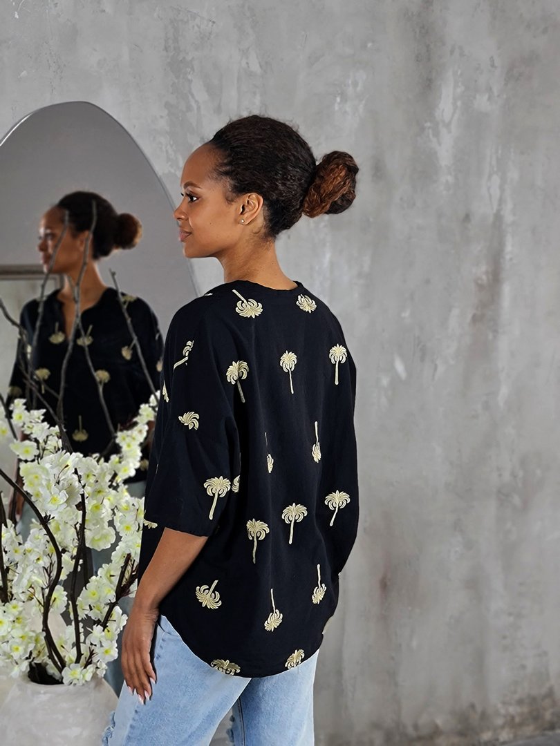 Рубашка Vicolo воздушная с заявязками с вышитыми пальмами черная, фотография №3