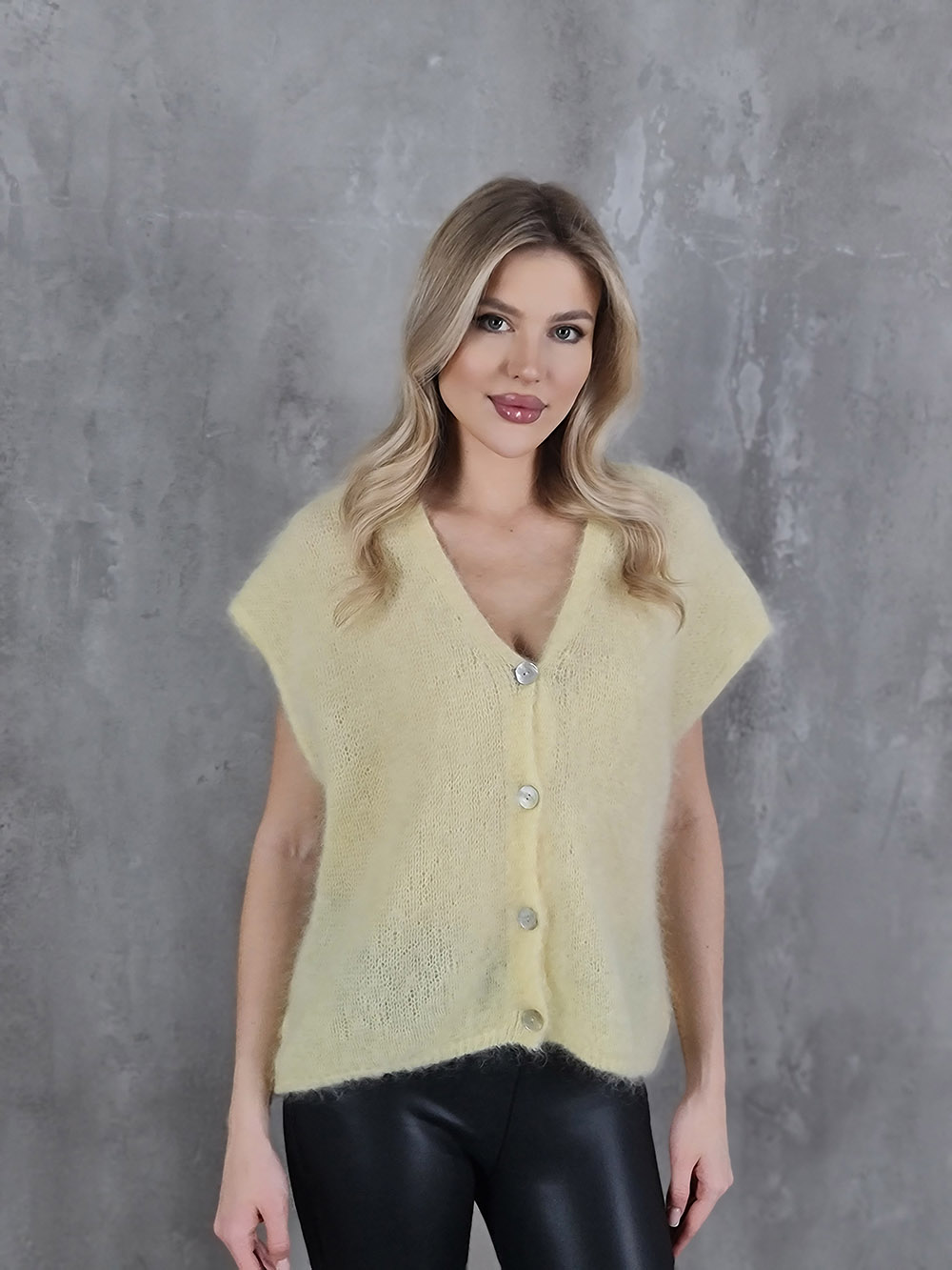 Жилет кид мохер плотная вязка желтый, фотография №1