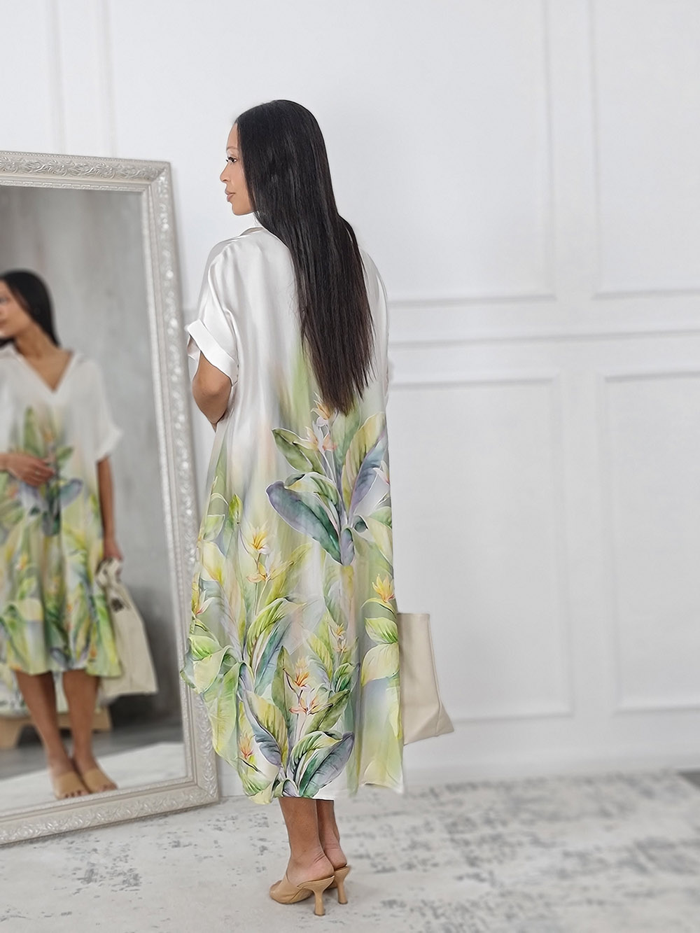 Платье New Collection атласное с акварельним принтом оверсайз зеленое , фотография №3