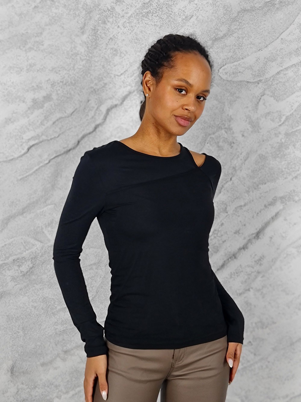 Лонгслив imperial с открытым плечом черный, фотография №1