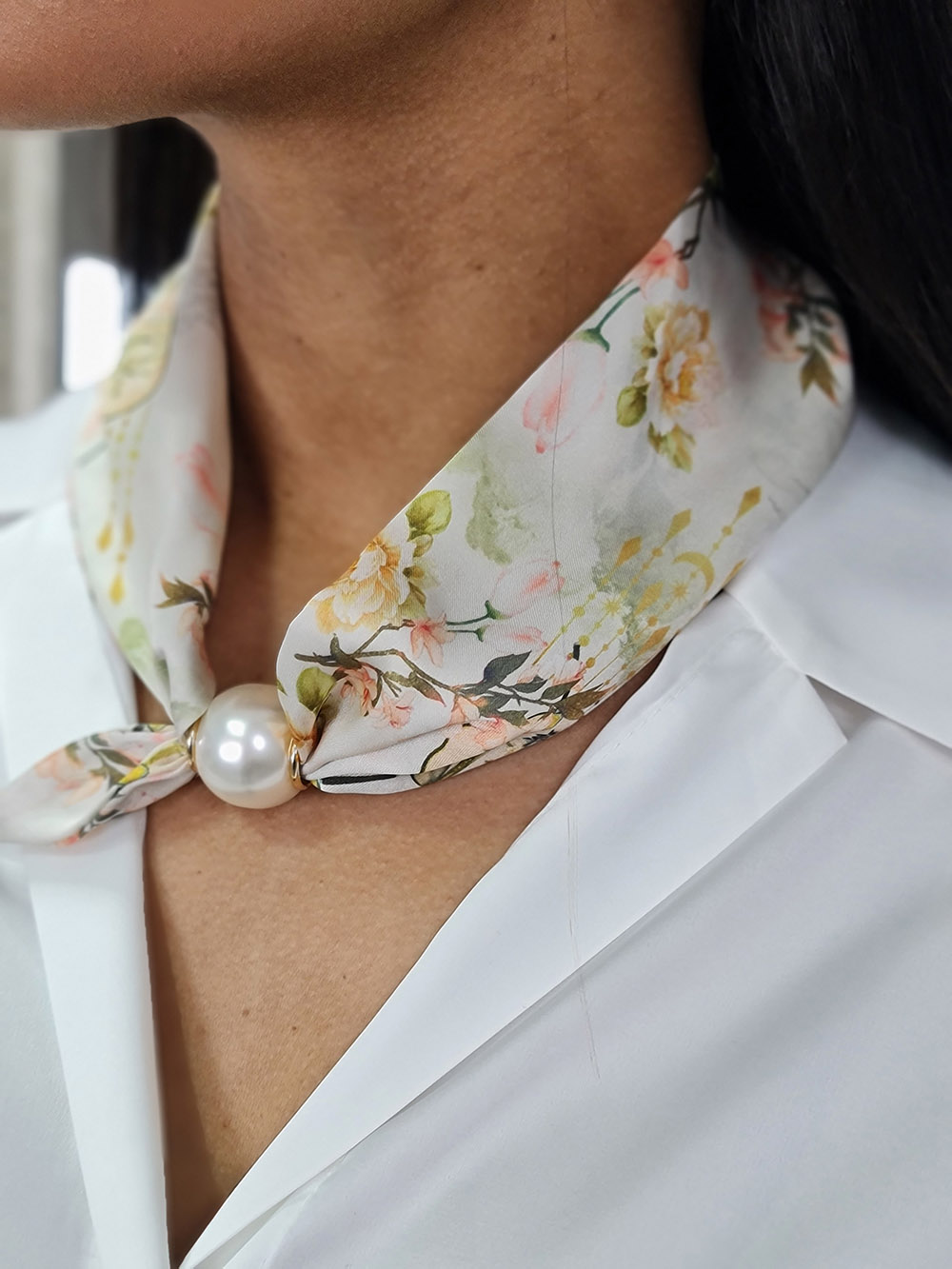 Украшение-аксессуар на шею с жемчужинкой молочное , фотография №3