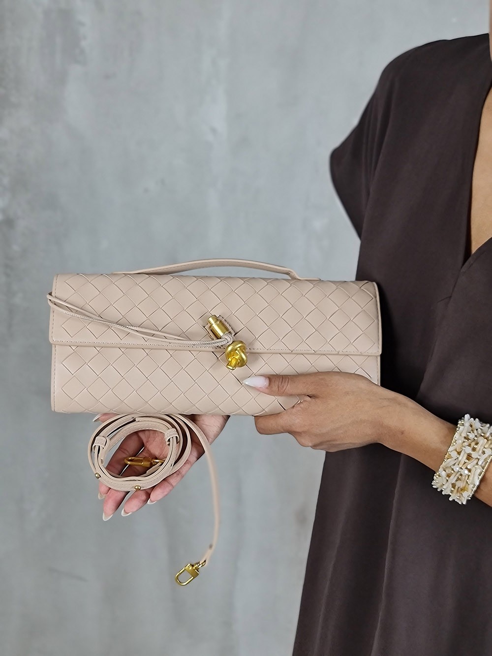 Сумка-клатч My Little Italy с золотой застежкой пудра, фотография №1